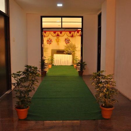 Hotel The Home Tiruppur Buitenkant foto