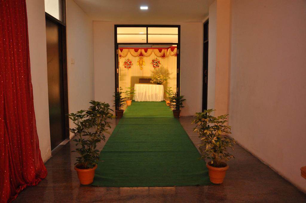 Hotel The Home Tiruppur Buitenkant foto