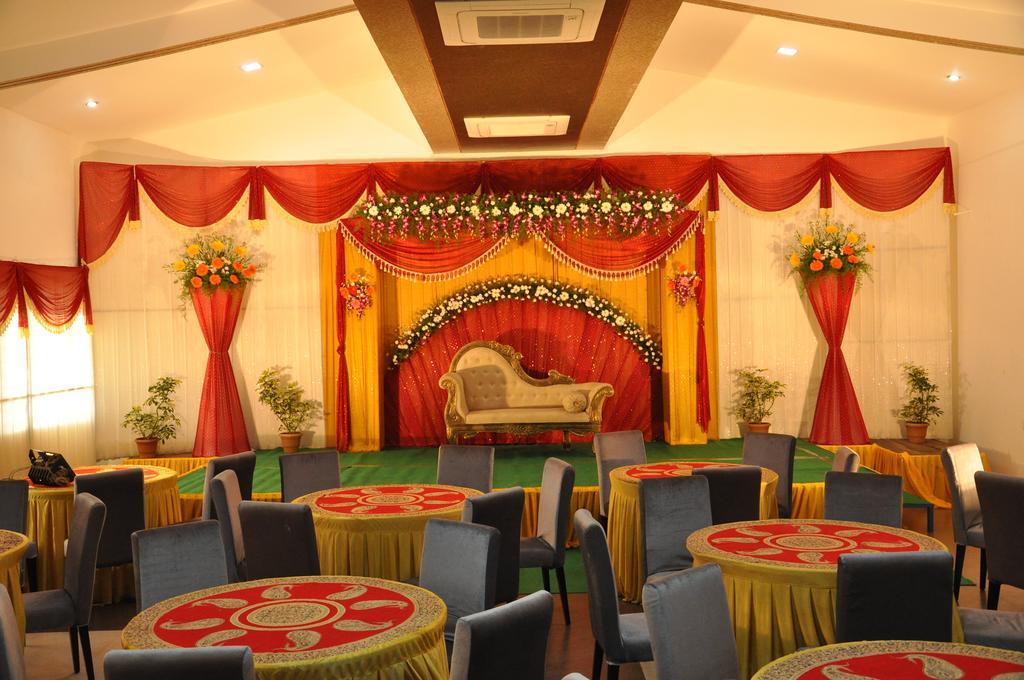 Hotel The Home Tiruppur Buitenkant foto