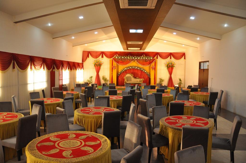 Hotel The Home Tiruppur Buitenkant foto