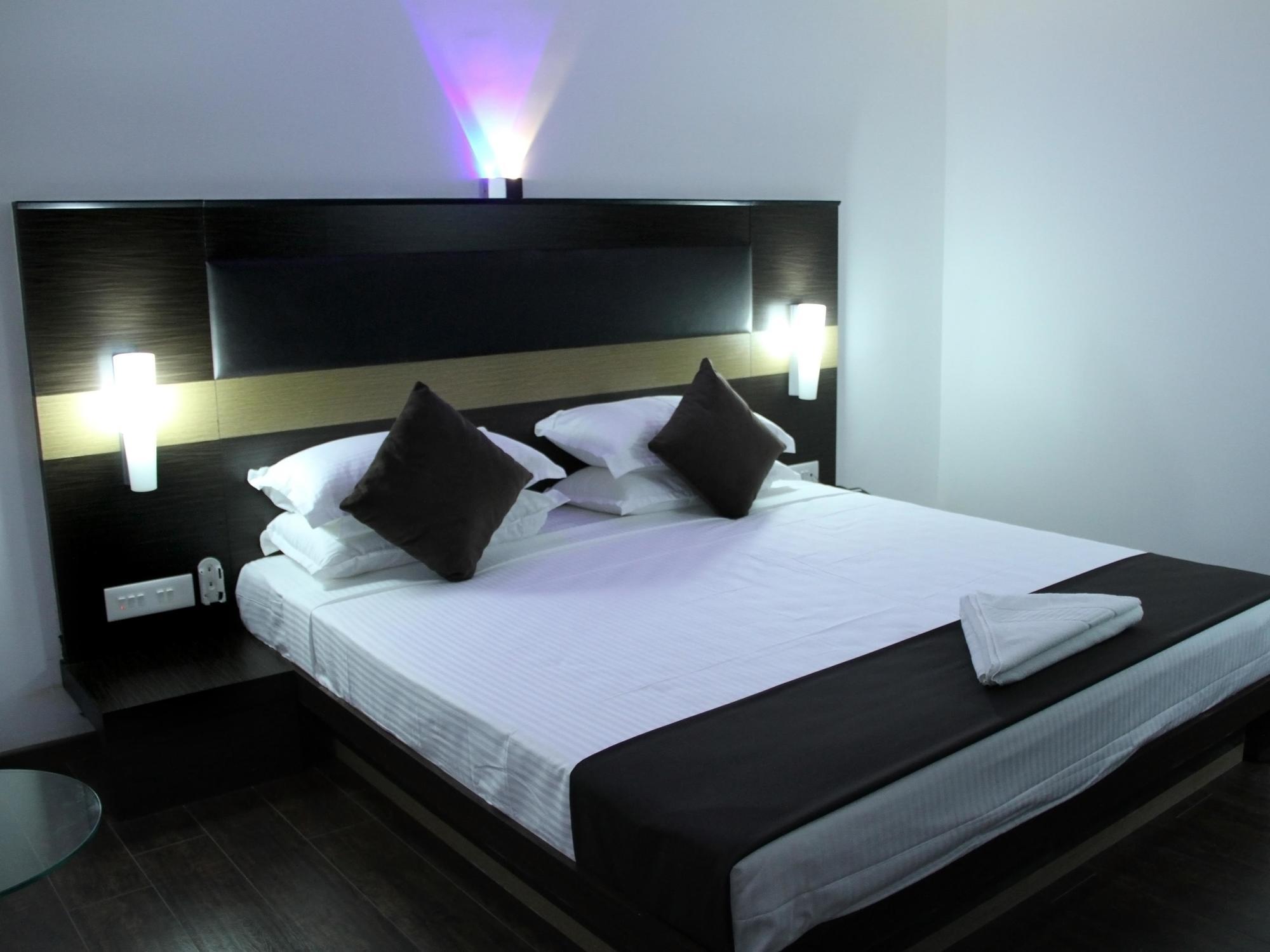 Hotel The Home Tiruppur Buitenkant foto