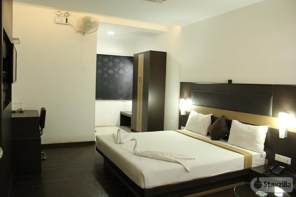 Hotel The Home Tiruppur Buitenkant foto