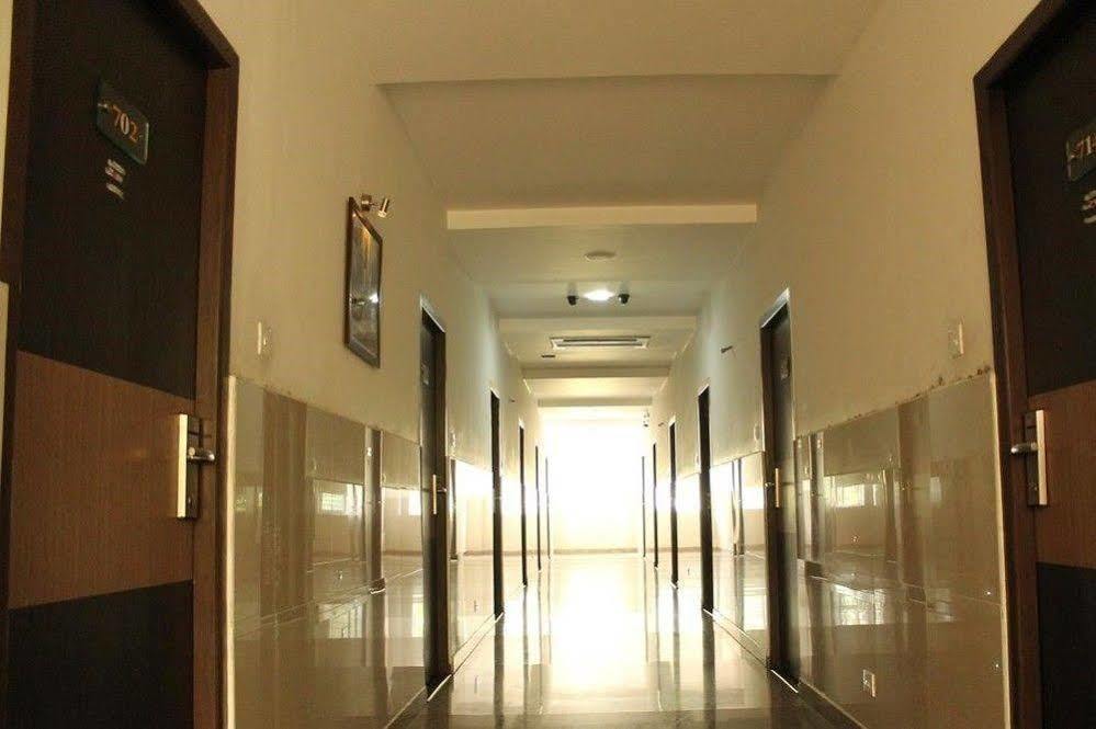 Hotel The Home Tiruppur Buitenkant foto